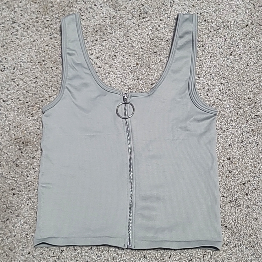 🟣 O Ring Zip Tank Top